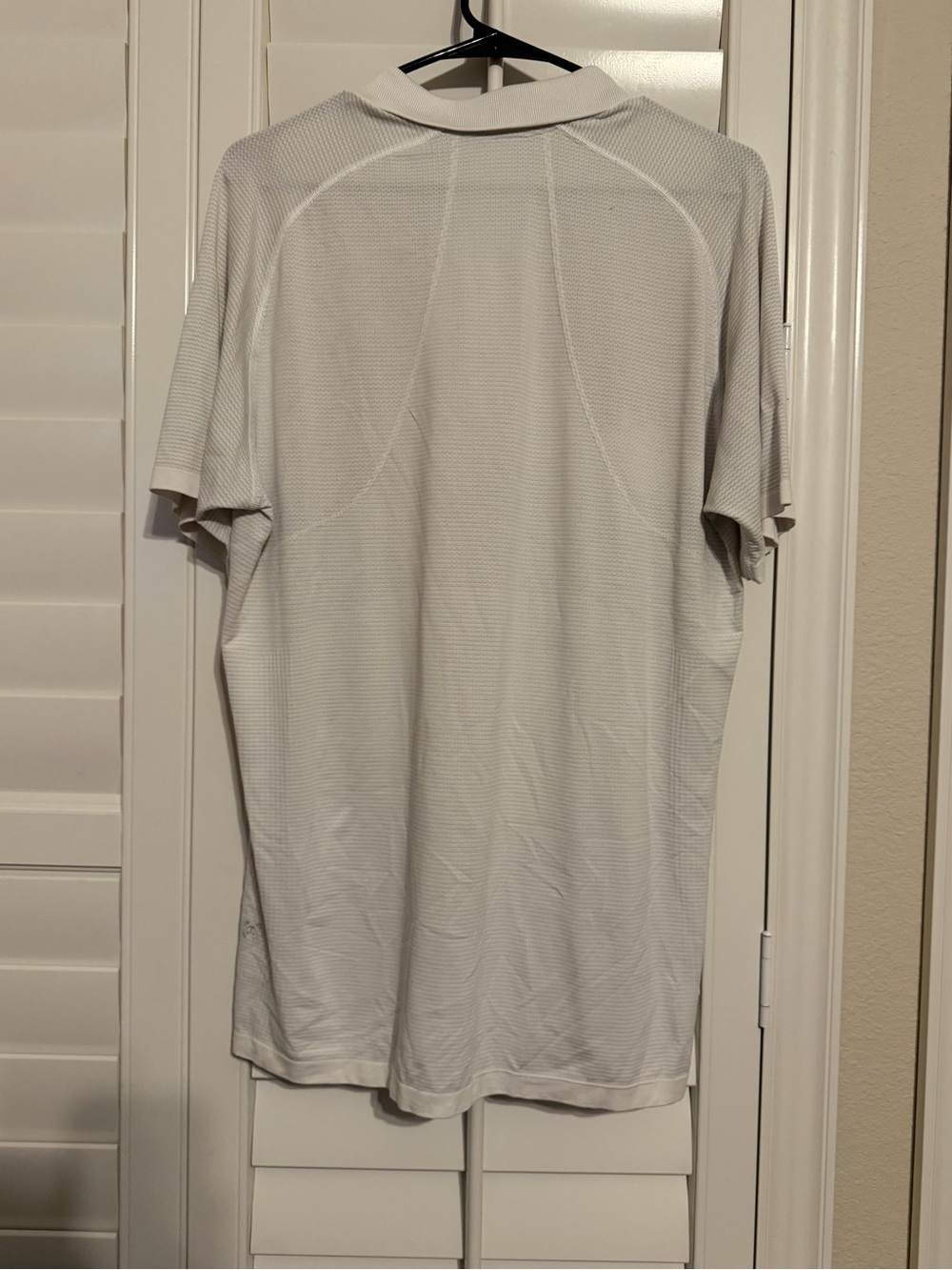 lululemon athletica White Men's Performance Polo - Picture 2 of 3